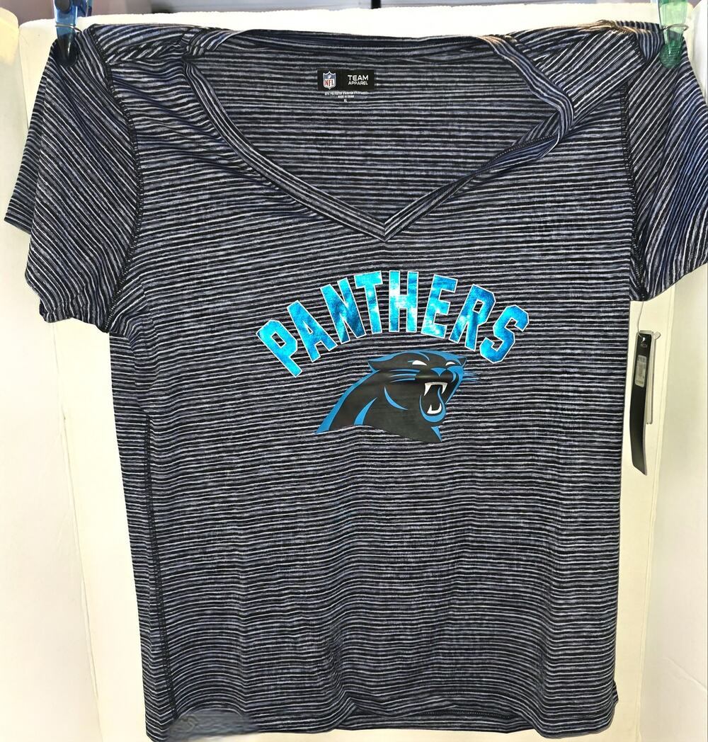 women's V-neck t-shirt featuring the Carolina Panthers SIZE XL